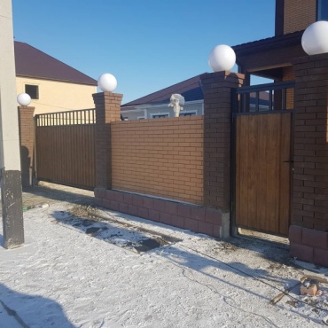 Консольные откатные ворота с калиткой 3250x2500