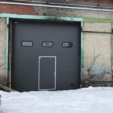 Секционные ворота с калиткой в гараж 3100x3100